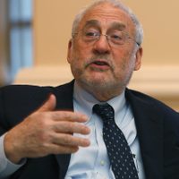 Joseph Stiglitz duda de las cláusulas de acción colectiva y pidió una “reestructuración integral”