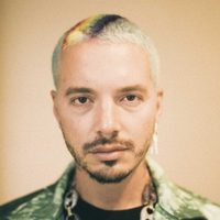 “Compra algo para tu cara de sinvergüenza”: J Balvin mostró su enojo por el comentario de una fan