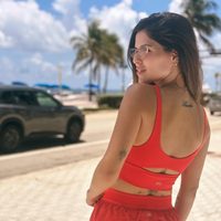 Clásica, pero con estilo único: Camila Galante tiene la microbikini con más glamour que vas a querer llevar este verano