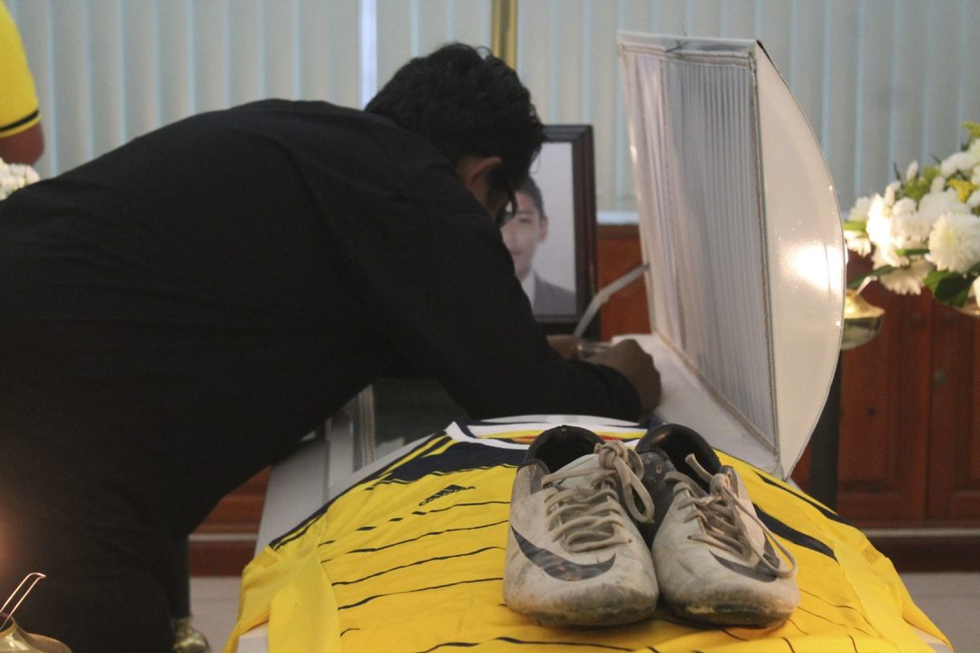 472301_Velorio Asesinado Iguala -1_impreso