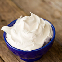 Con solo 3 ingredientes, prepará esta crema casera para evitar que tu piel se agriete o reseque