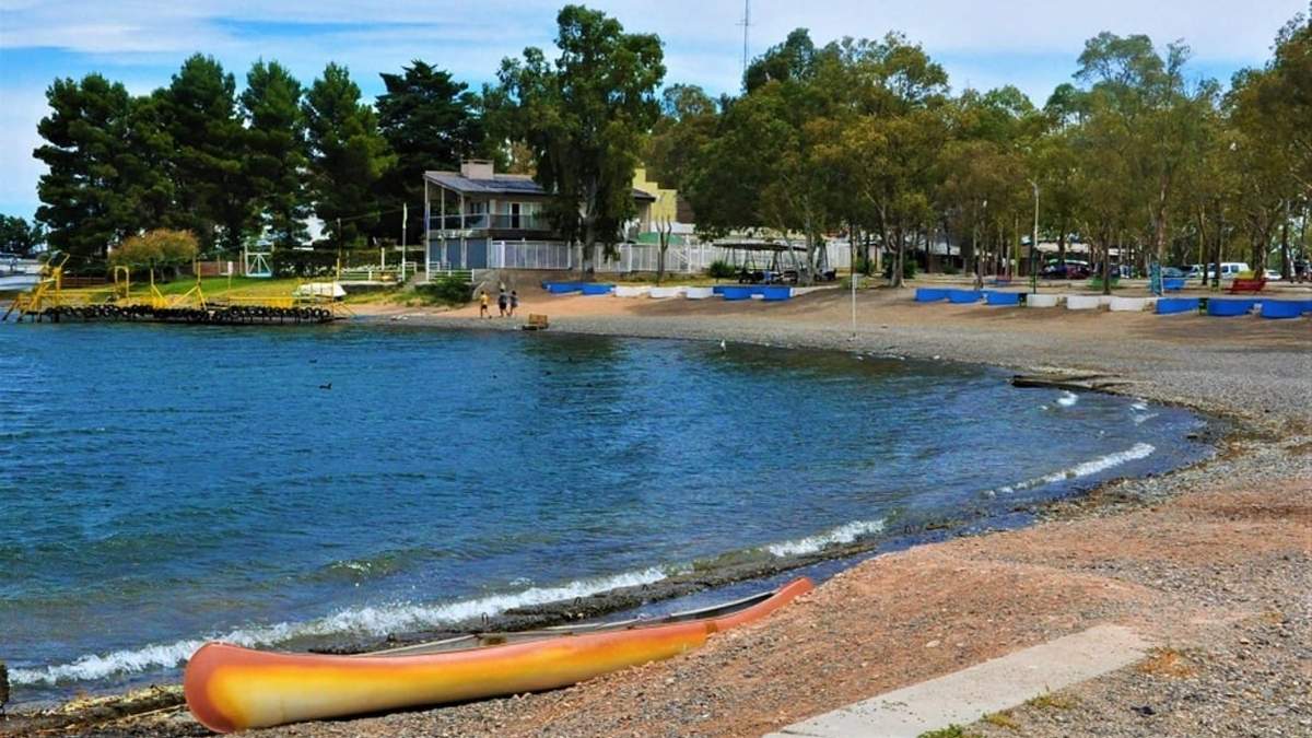 Lago Pellegrini, Cinco Saltos. Fuente: (Twitter)