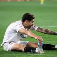 Tras la salida del Huevo Acuña, Gonzalo Montiel también dejaría Sevilla: a dónde podría ir