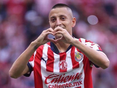 FMF informa que “el Piojo” Alvarado no será sancionado tras lanzar petardo a una sala de prensa