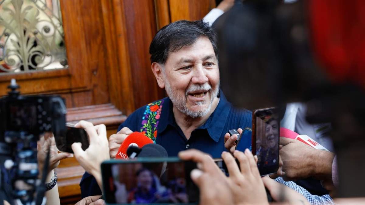 Gerardo Fernández Noroña al salir de Palacio Nacional