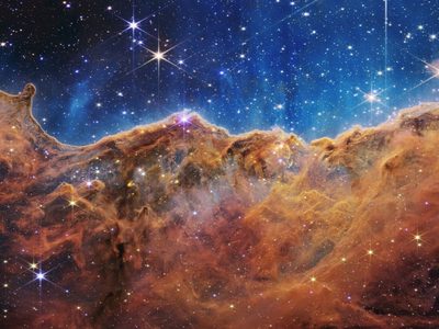 NASA: Hubble revela tormenta estelar en la galaxia NGC 1792