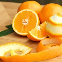 No las tires: aprovechá las cáscaras de naranja y prepará el mejor antigrasa casero para tu cocina