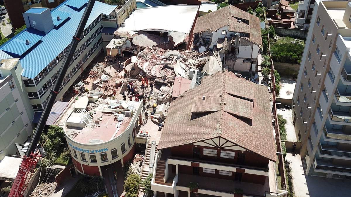 Las autoridades de Villa Gesell desplegaron un fuerte operativo por la emergencia. Fuente: (X)