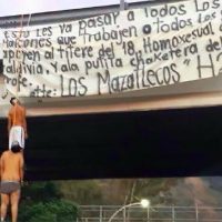 Dejan narcomanta a tres colgados en puente de Tepic