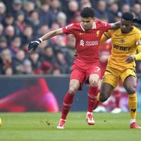 Luis Díaz y Mohamed Salah afianzan a Liverpool en la cima de la Liga Premier