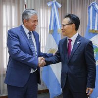 Embajador de Corea del sur visitó casa de gobierno y recorrió Vaca Muerta