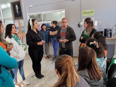 Trabajadores del jardín infantil Trahun Hue tomaron la Municipalidad de Centenario