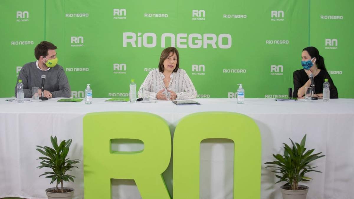 Conferencia de prensa de Arabela Carreras. Fuente: (Twitter)