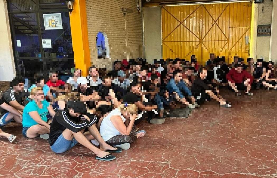 70 personas extranjeras escondidas en pozo de agua y el cuarto de máquinas de un hotel en Oaxaca