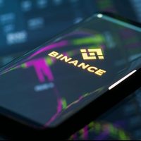 Retiran 956 mdd de Binance en las últimas 24 horas tras dimisión de su CEO