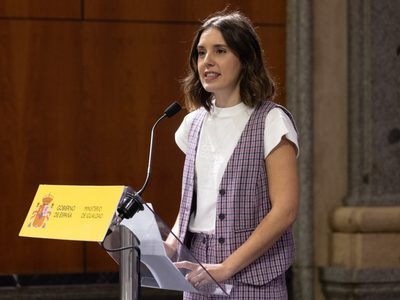 España: Irene Montero acusa a Pedro Sánchez de haberla echado del gobierno