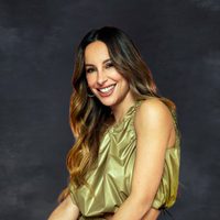 Otoño a puro brillo: Lourdes Sánchez impone estilo con las botas que son furor en un look de noche
