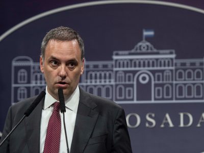 Los planes sociales dejarán de estar vinculados al salario mínimo