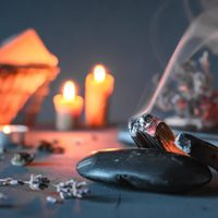 El poderoso ritual para hacer durante el eclipse solar de octubre y que abre tus caminos y limpia tu energía