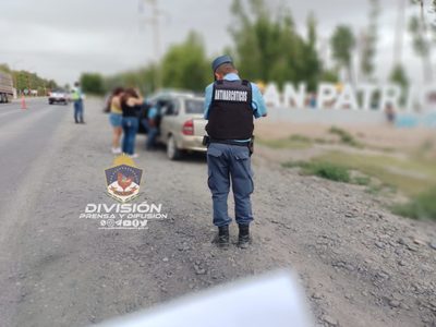 Encontraron un auto que trasportaba drogas y carne sin respetar la cadena de frío
