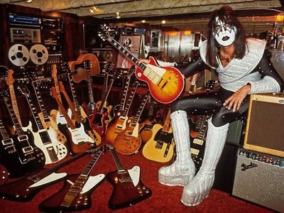 El mundo del rock despite a Ace Frehley de KISS