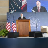 Mike Pompeo niega que EU sea "una república bananera"