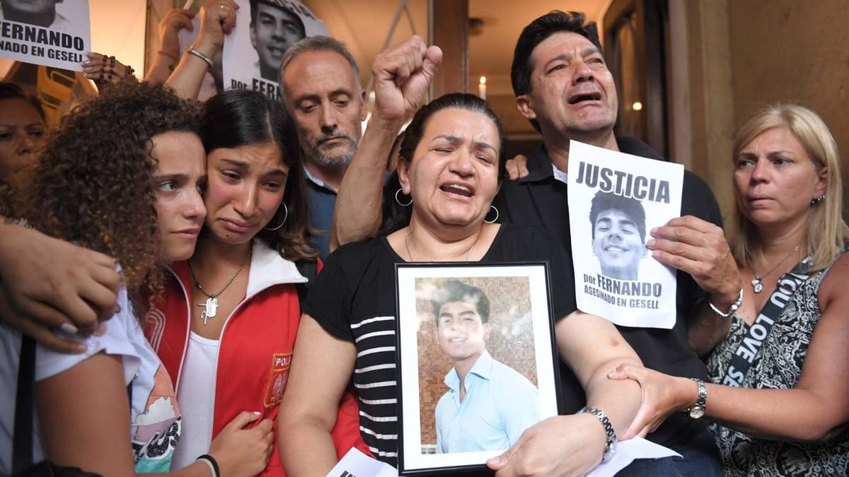 Julieta Rossi y los Báez Sosa (foto: Twitter).