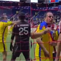 Cuauhtémoc Blanco golpea a portero de Chivas en Clásico de Leyendas (Video)