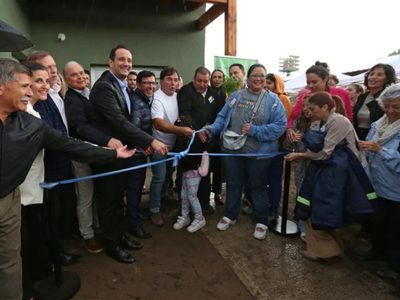 La provincia finalizó la construcción de viviendas en Senillosa que Nación había paralizado