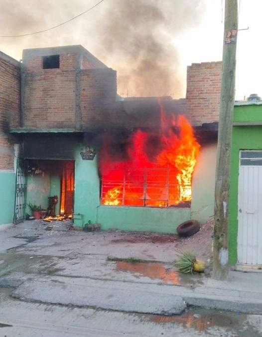 Incendio en una casa de San Luis Potosí causado por la explosión de un tanque de gas
