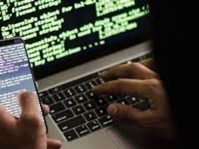 Le hackearon el celular a un vecino de Centenario y le vaciaron la cuenta bancaria