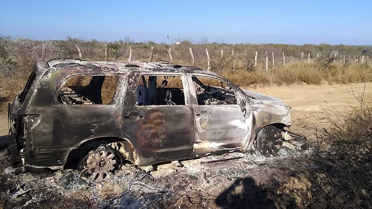 Las camionetas en las que hallaron los cuerpos de 19 migrantes en Camargo