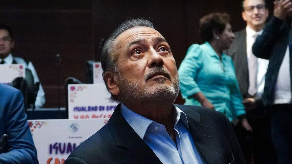 El senador sin partido Manlio Fabio Beltrones