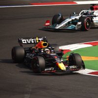 "Checo" Pérez logra el tercer lugar; Verstappen gana el GP de México
