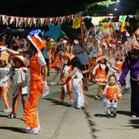 La primera noche del corso en Zapala brilló al ritmo de las murgas y comparsas