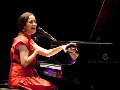 En concierto, Julieta Venegas apoya despenalizar el aborto