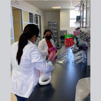UNAM produce insumos médicos para atención a covid-19 en Guanajuato