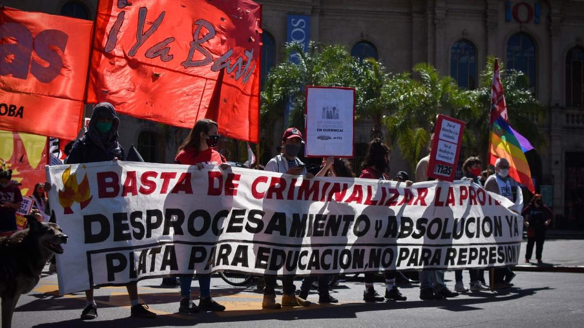 Protestas por el desalojo del predio de Guernica. Fuente: (Twitter)