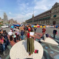 La saxofonista agredida con ácido en rostro y cuerpo exige disculpa pública de Alejandro Murat