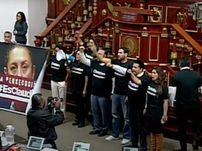 Protestan en el Congreso de la CDMX por la orden de captura contra Von Roehrich