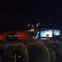 Dos trenes chocan tras descarrilamiento en España; hay al menos 5 muertos y 25 heridos
