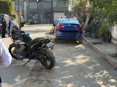 Motociclista muere tras ser atropellado y arrastrado bajo el vehículo en Iztapalapa (Video)