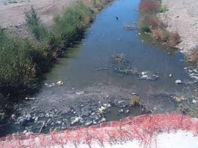 Emergencia ambiental: colapsaron las cloacas de Centenario