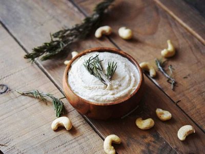 Ahorrá unos pesos y prepará este queso untable vegano y sin huevo perfecto para el desayuno o merienda