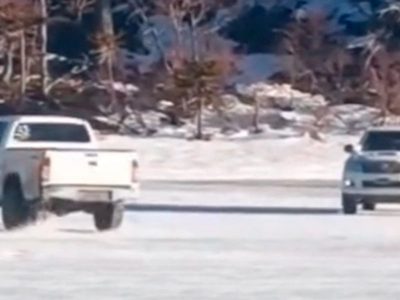 Indignación en Batea Mahuida: vehículos circularon sobre una laguna helada pese a la prohibición
