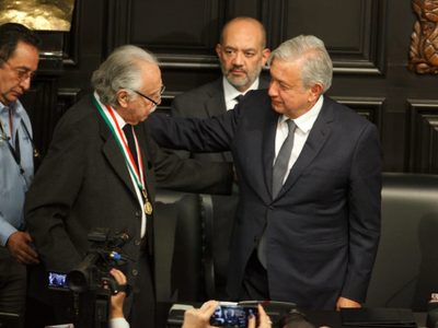 Gobierno de AMLO tendrá que 'mantener a raya a las bestias” del fascismo: Payán al recibir la Belisario Domínguez