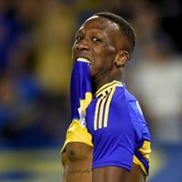 Con la mente en Lanús: el cambio obligado que haría Herrón en Boca por la lesión de Advíncula