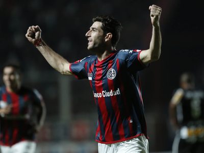 San Lorenzo busca el regreso de un campeón de Libertadores