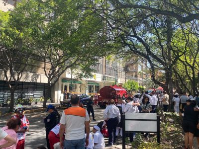 Flamazo en sucursal de Bisquets Obregón; desalojan a más de 100 personas en pleno Día del Padre