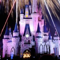 Último momento: se hundió un barco de Disney a la vista de todo el mundo